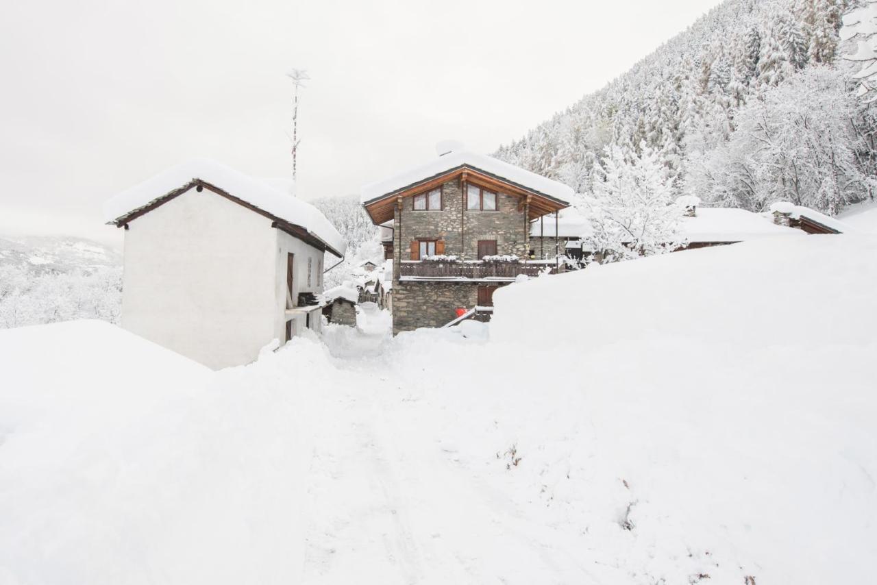 Casa Vacanze Grand-Haury Da Andrea อาร์วิแอร์ ภายนอก รูปภาพ